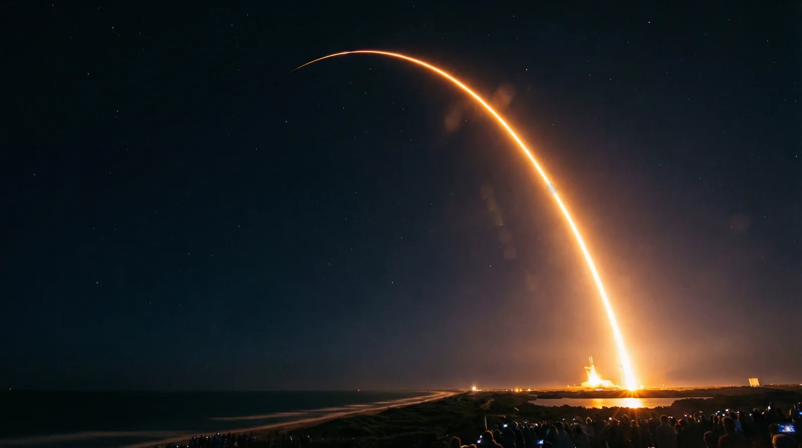 Raketenstart bei Nacht